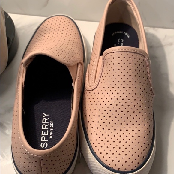 Blush Pink Leather Sperry's - Picture 2 of 6